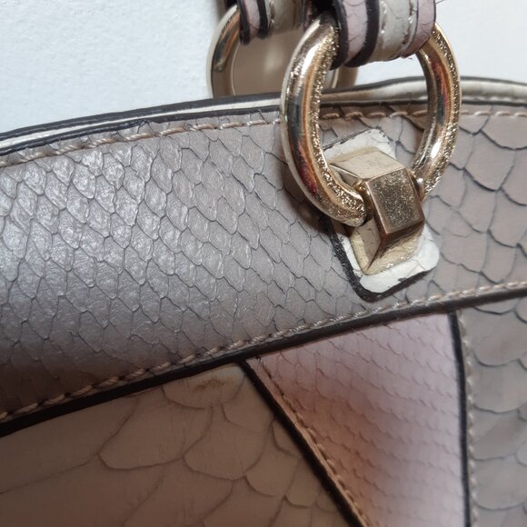 Guess Large Handbag with matching Wallet - Picture 6 of 16